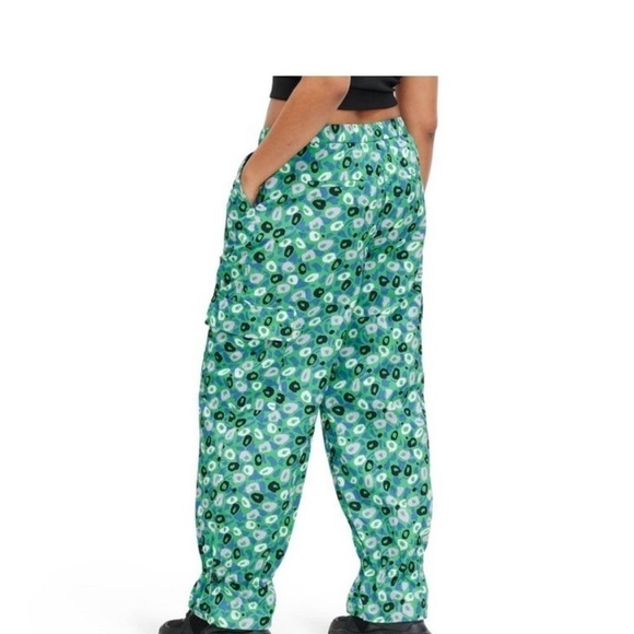 DVF x Target - Women’s Utility Jazz Dot Green Cargo Pants Medium NEW - Picture 3 of 3